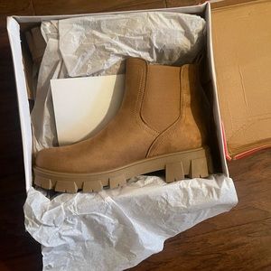 True Craft Chelsea Boots- brand new
